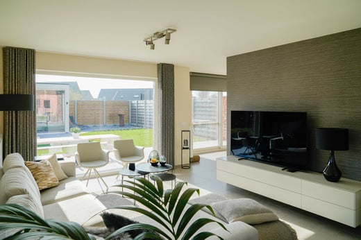 Zonovergoten projectwoning met hoogwaardige afwerking