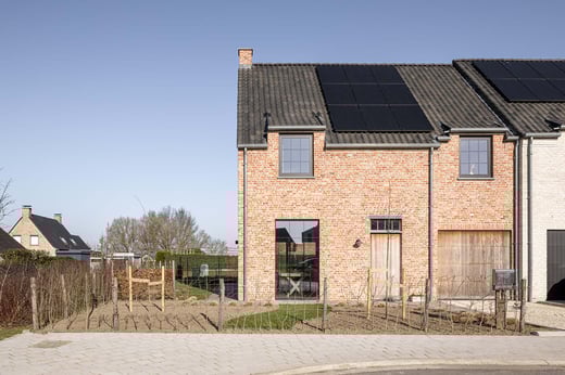 Landelijke projectwoning met groenzones rondom