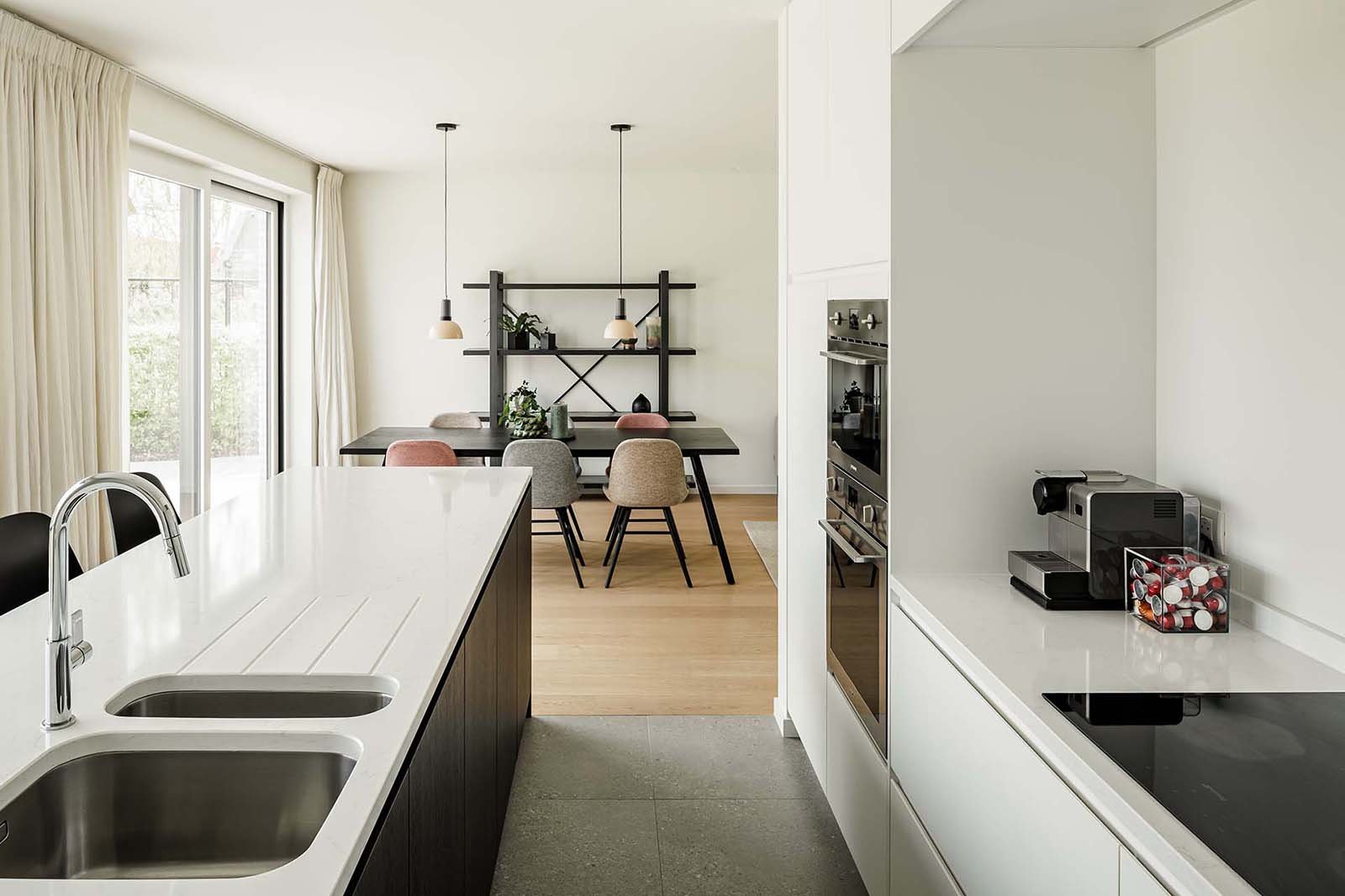 woonproject-meulebeke-modern-grijze-gevelsteen-36