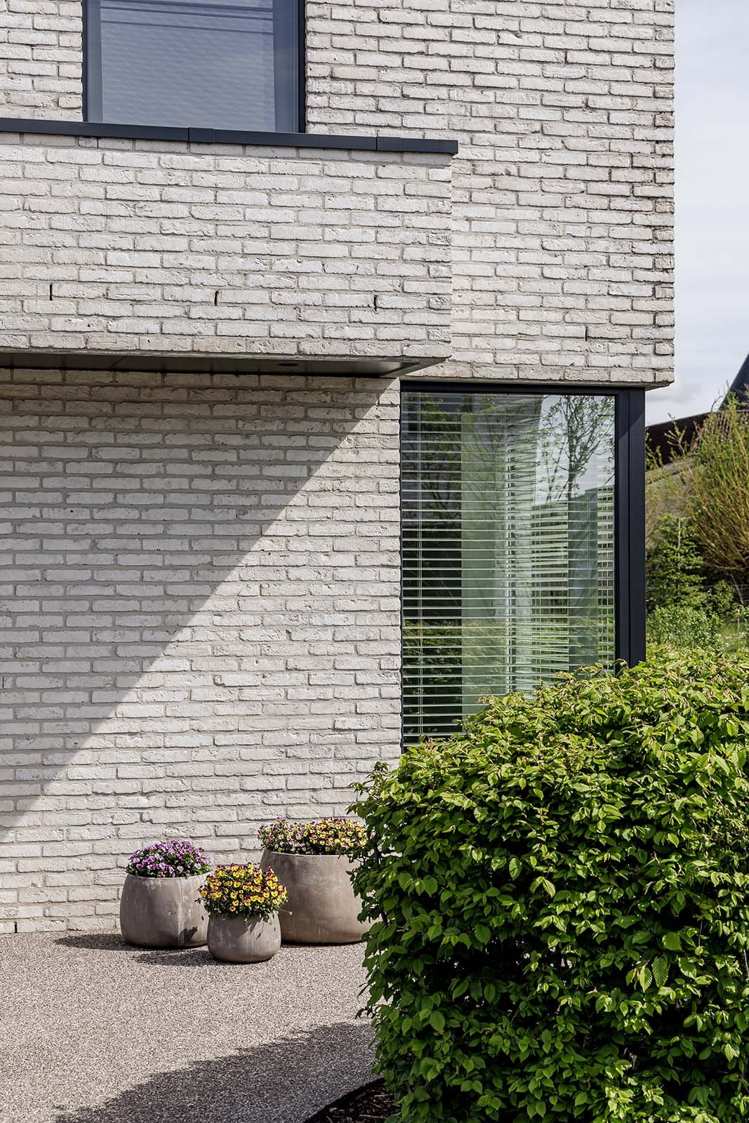 woonproject-meulebeke-modern-grijze-gevelsteen-56