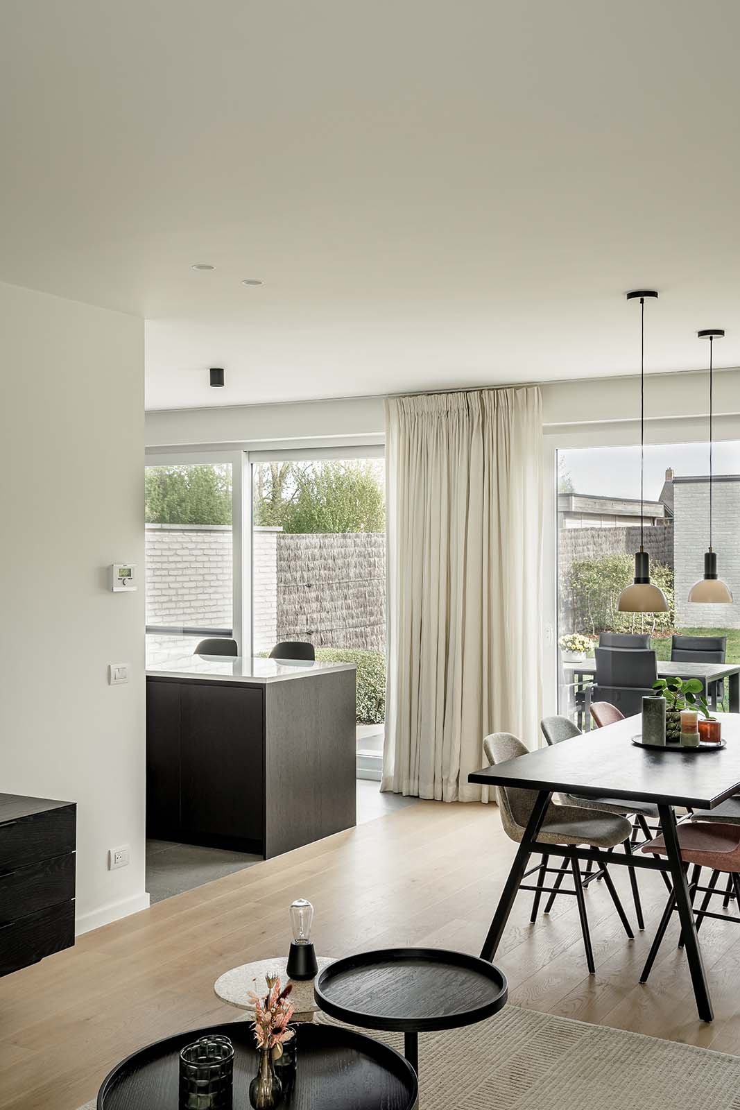 woonproject-meulebeke-modern-grijze-gevelsteen-78