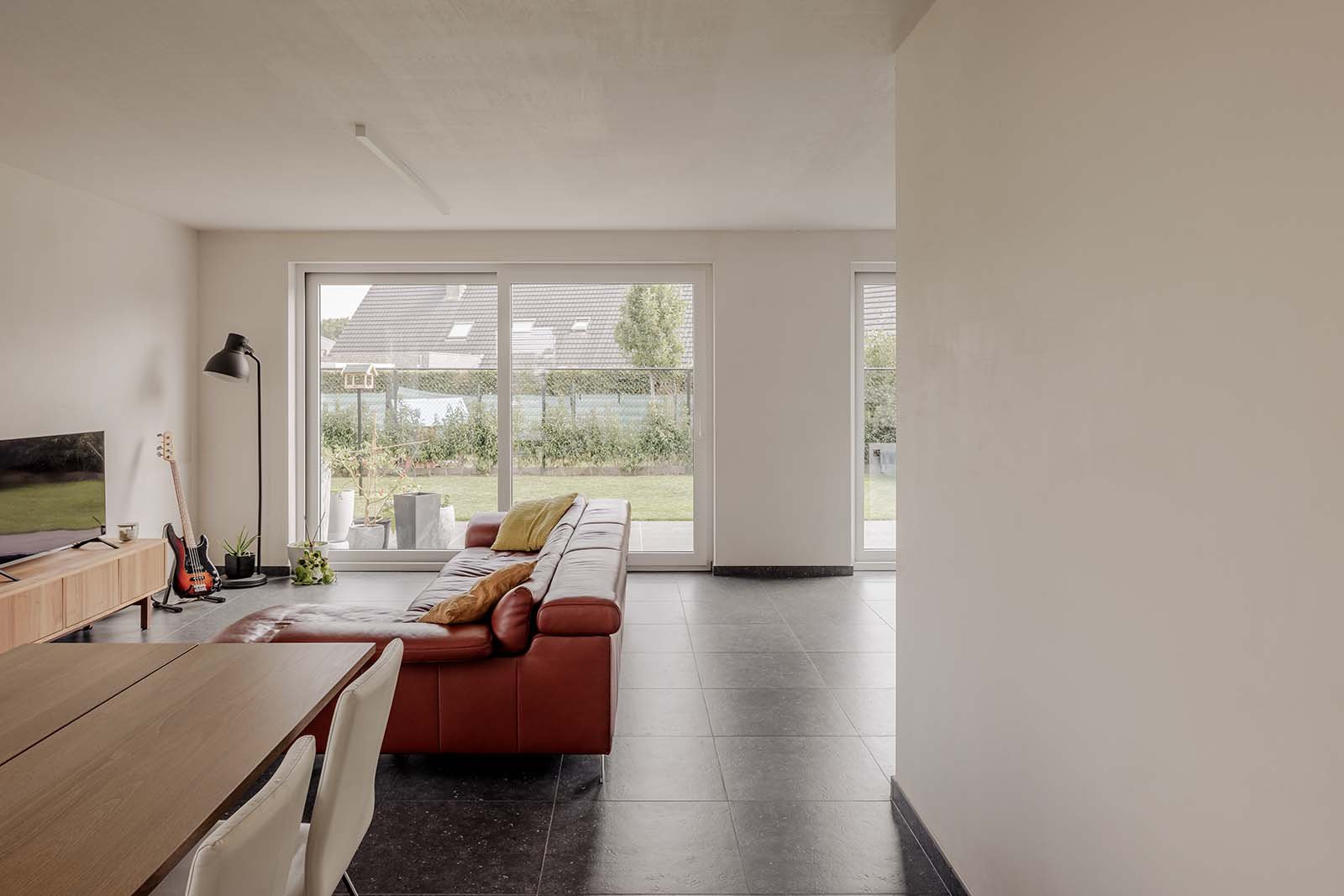 halfopen-landelijke-woning-aangename-tuin-egem39