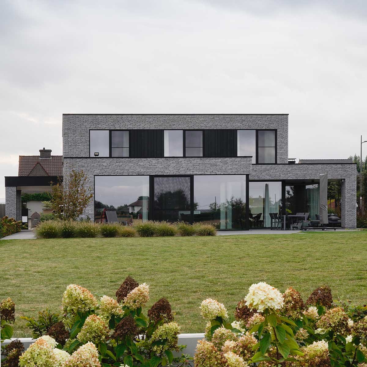 grijze-gevelsteen-villabouw-nieuwbouw-bouwen-ingooigem-29