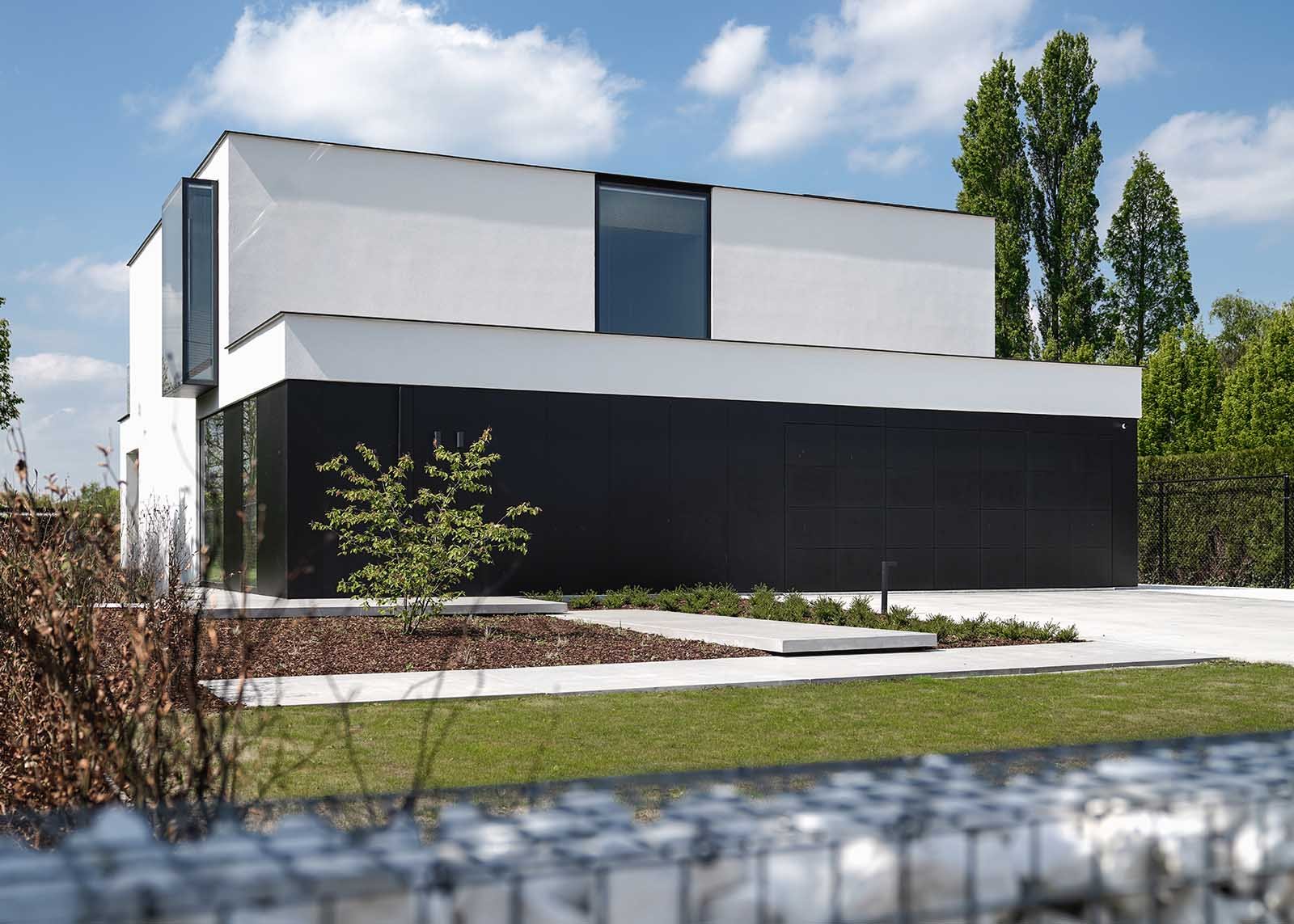 villabouw-strakmoderne-villa-witte-crepi-temse-4