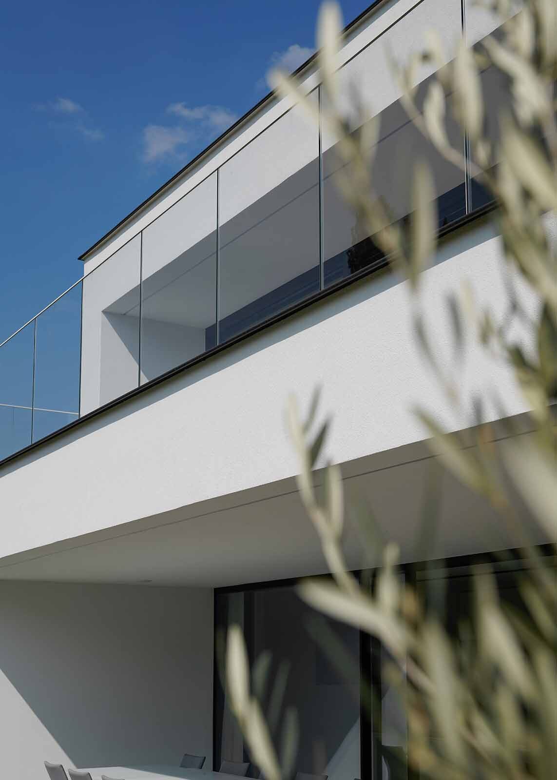 villabouw-strakmoderne-villa-witte-crepi-temse-1