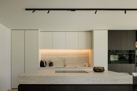 Minimalistische villa met een serene vormentaal