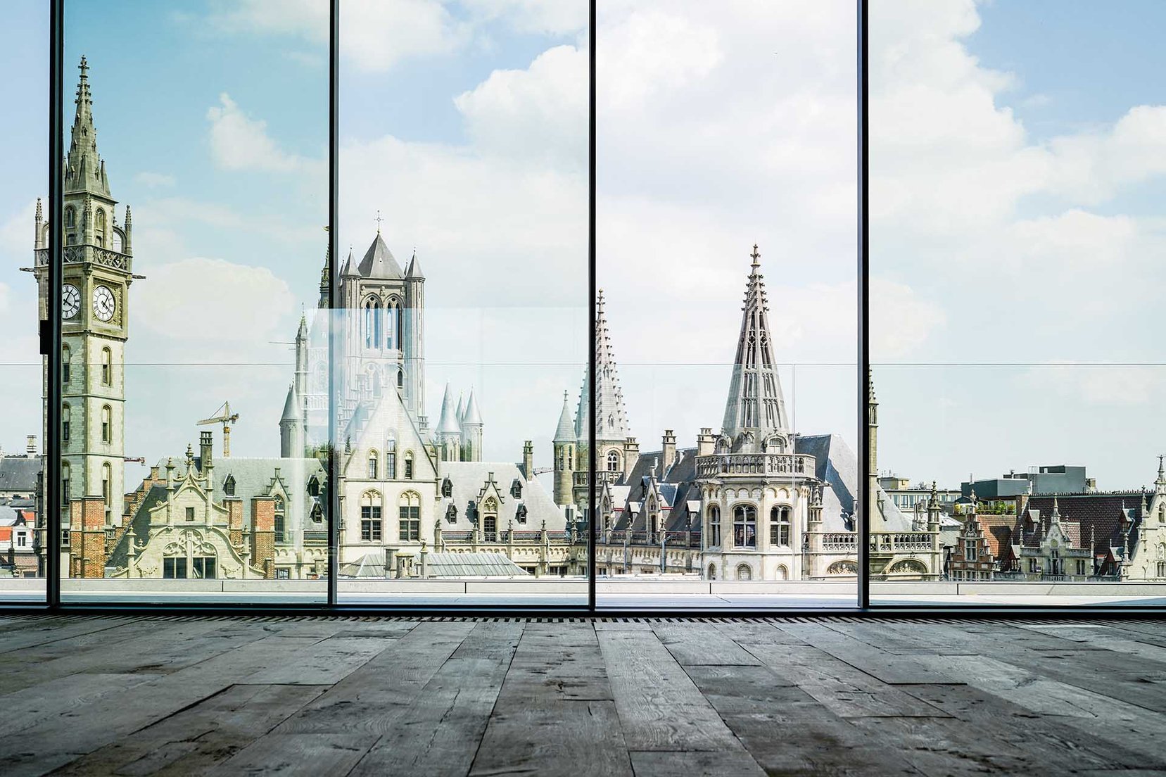 Architecturale pracht met uniek zicht